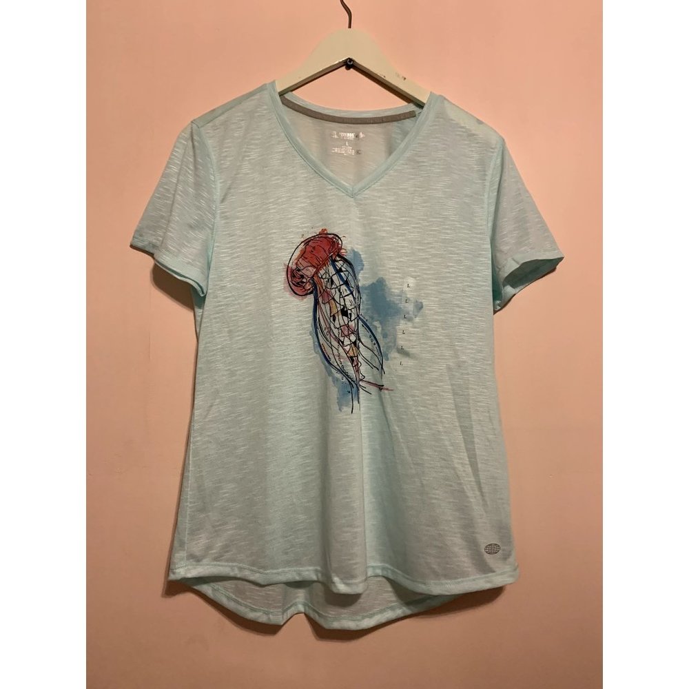 reel legends jellyfish size large Women's t-shirt New with Tags!